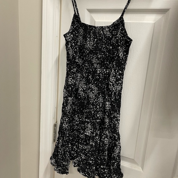 Garage Dress - Picture 2 of 3